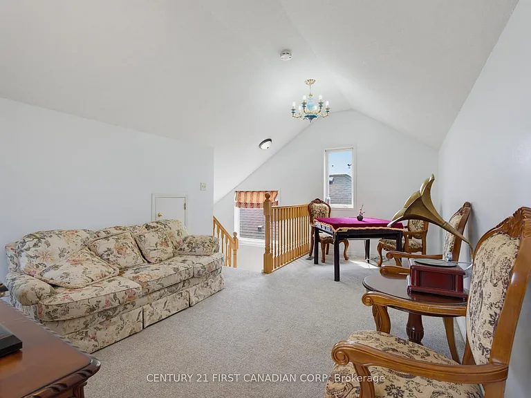 761 Blacksmith St — Photo 28