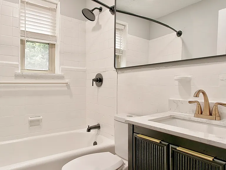 3900 Edwards Rd #105 — Photo 8