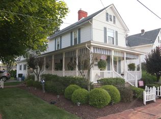 104 Chestnut St, Zelienople, PA 16063