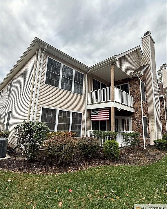 1st image of 99 Chariot Ct