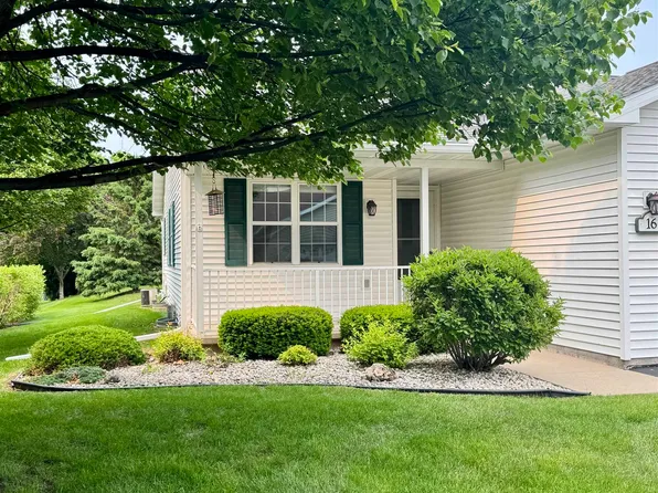 166 Southlake Cir, Fond Du Lac, WI 54935