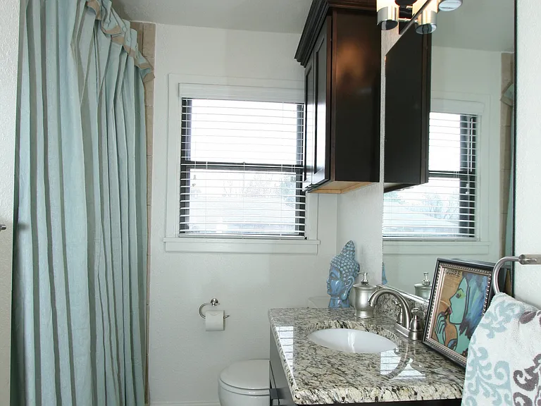 Harvard Terrace Apartments — Photo 11
