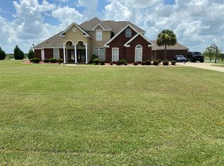 124 Ridgeway Ln, Hope Hull, AL 36043