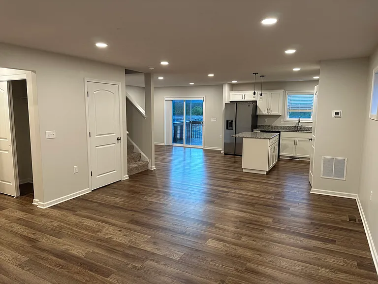 141 Caymus Dr — Photo 2