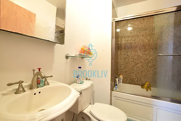 Rented by null | media 25