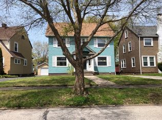 1012 Helmsdale Rd, Cleveland Heights, OH 44112