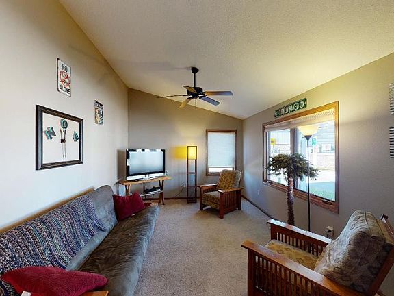 2nd image of 1512 S Lakeview Dr