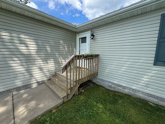4th image of 145 Briarwood Dr
