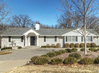 42 Westwood Ct, Saint Louis, MO 63131