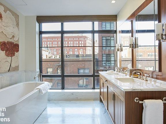 5th image of 150 Charles St APT 5CN