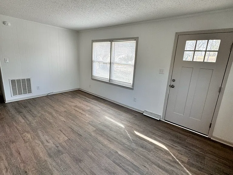 304 Woods Dr #A — Photo 5