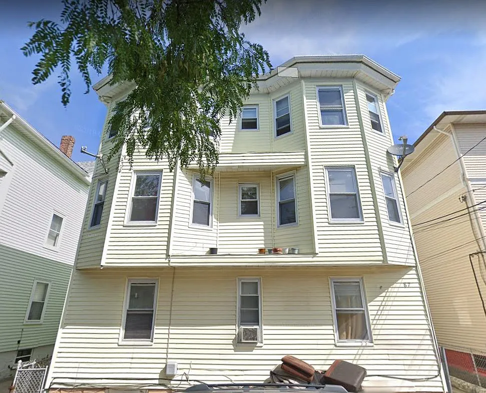 87 Penn St — Photo 1