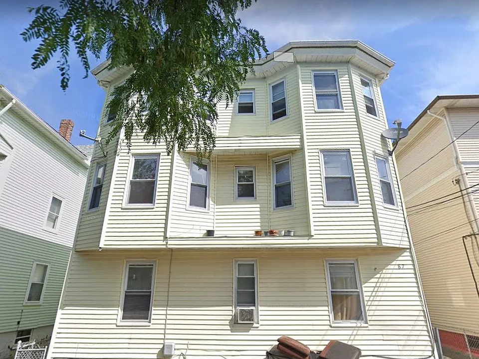 87 Penn St #1