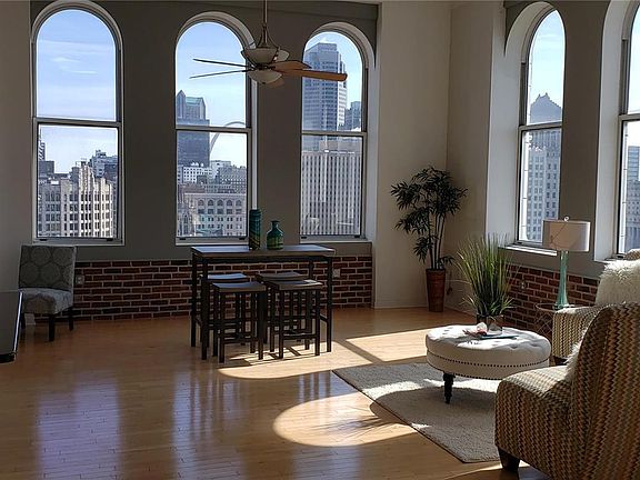 3rd image of 1501 Locust 1107