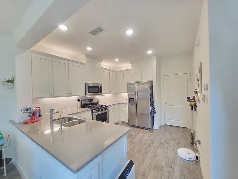 3913 Crown Ave — Photo 6