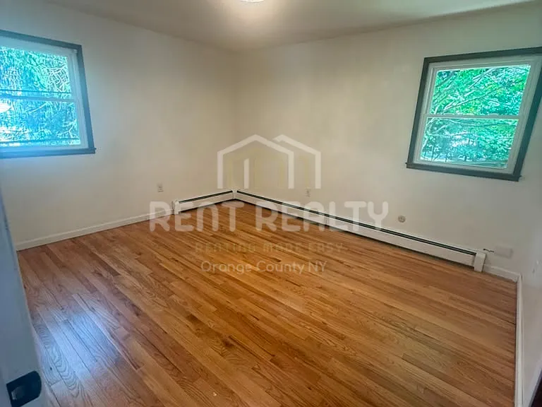 12 Round Lake Ave — Photo 12