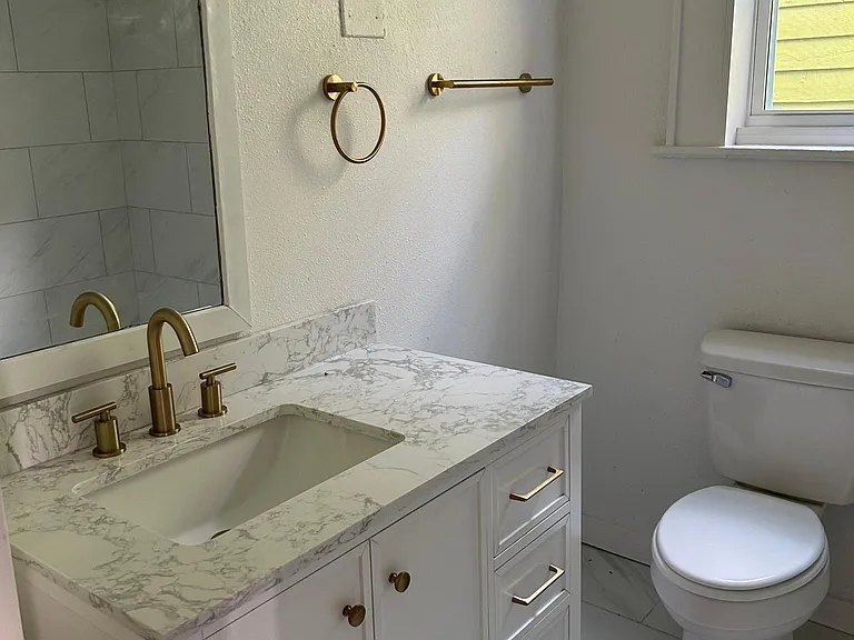2455 N Robertson St — Photo 5