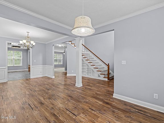 5th image of 514 Ellington Ct