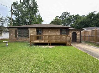 563 W Bolivar St, Vidor, TX 77662