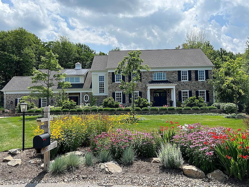 1st image of 8274 Poplar Way
