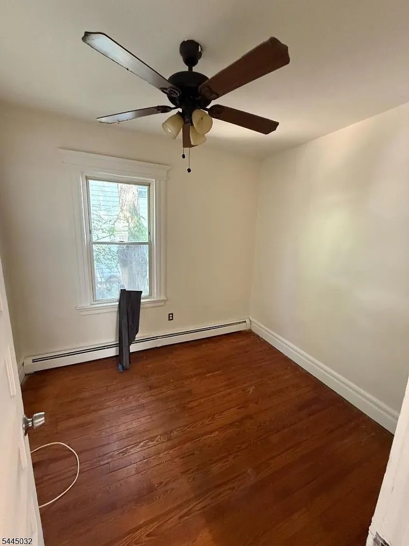 2 bed, 1.0 bath, $1,900 — Photo 3