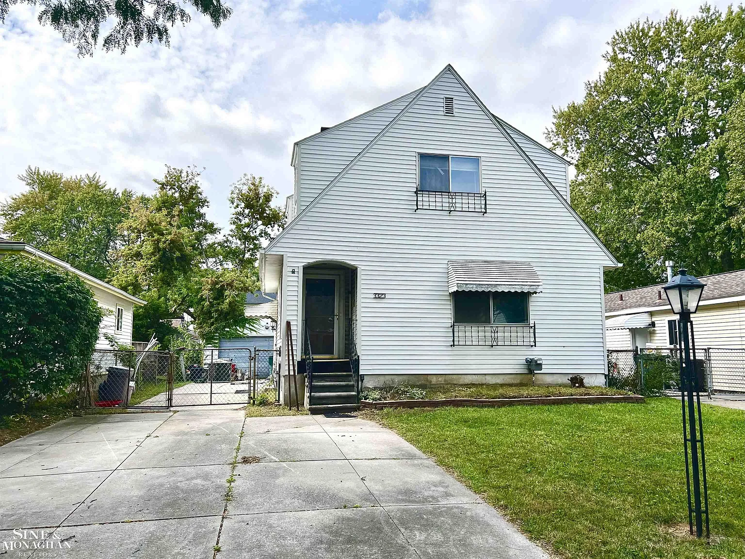 3323 Kenwood St photo 1