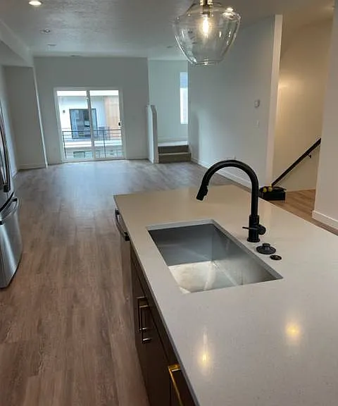 493 W 620 N #123 — Photo 1