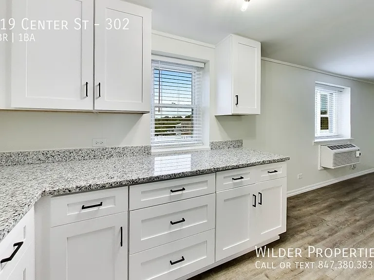 219 Center St #302 — Photo 7