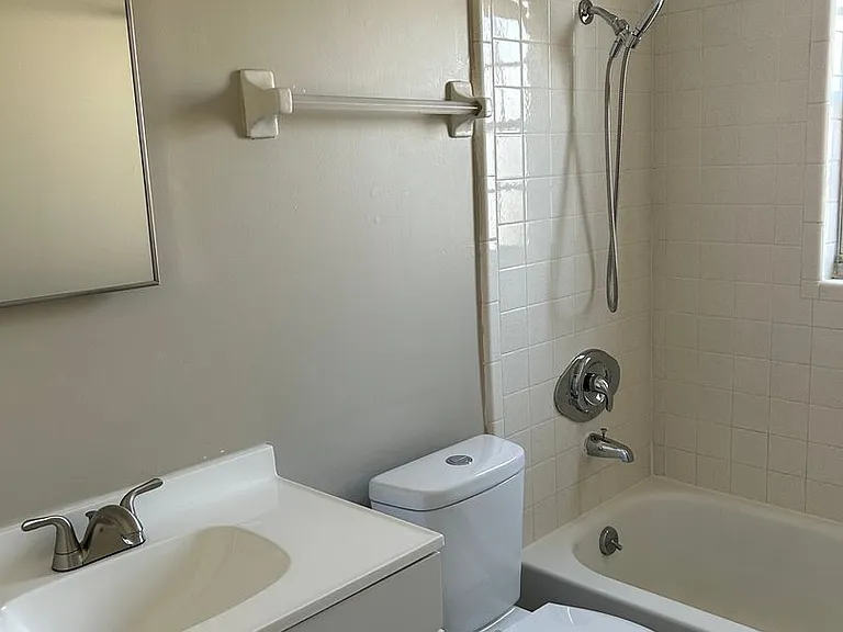 204 E Gottsche Ave — Photo 9