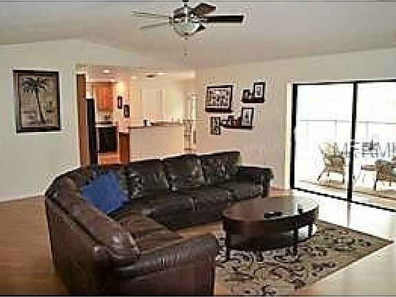 2nd image of 1641 Chestnut Ct E