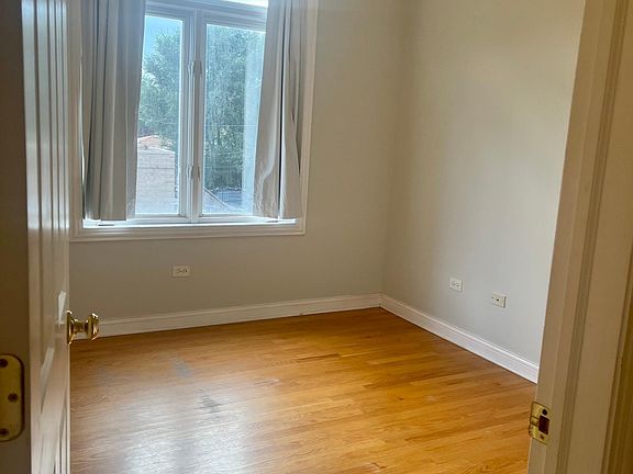 5th image of 2022 W Warren Blvd APT 2