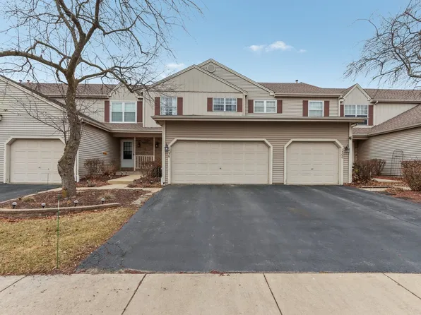 1496 Foxcroft Dr, Aurora, IL 60506