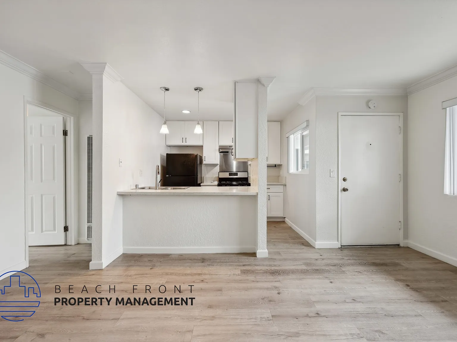 Newport Terrace Apartments — Photo 4