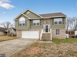 1103 Station Dr, La Plata, MD 20646
