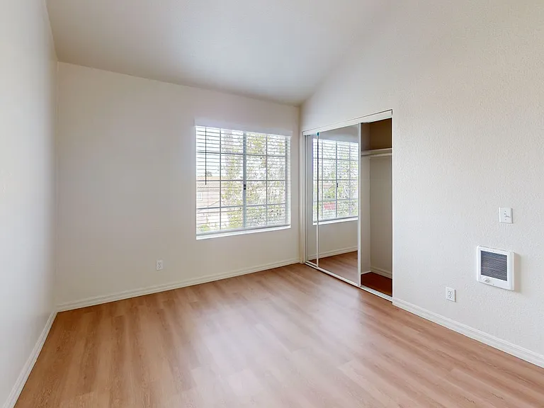 1202 Donax Ave #12 — Photo 11