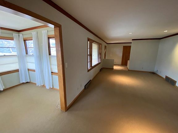 Living room/sun room