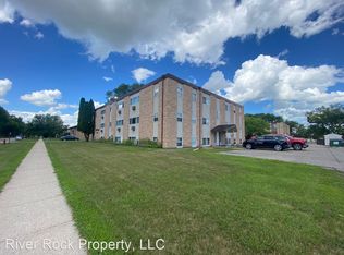 1842 14th St S #17, Fargo, ND 58103