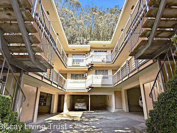 4th image of 414 Warren Dr #1