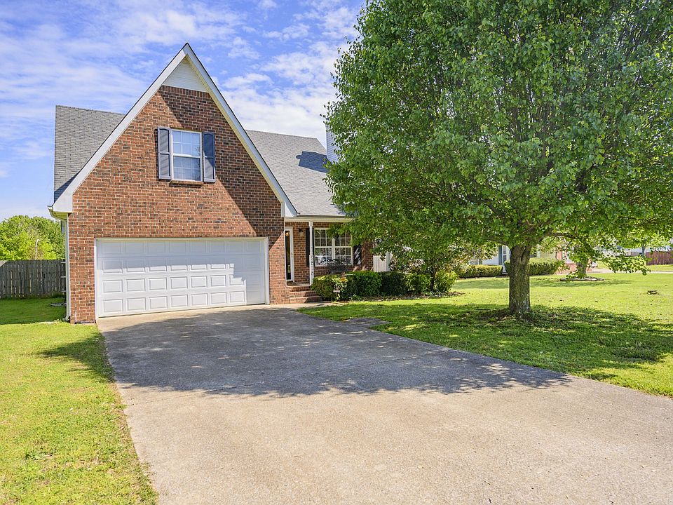 1st image of 2816 Weybridge Dr