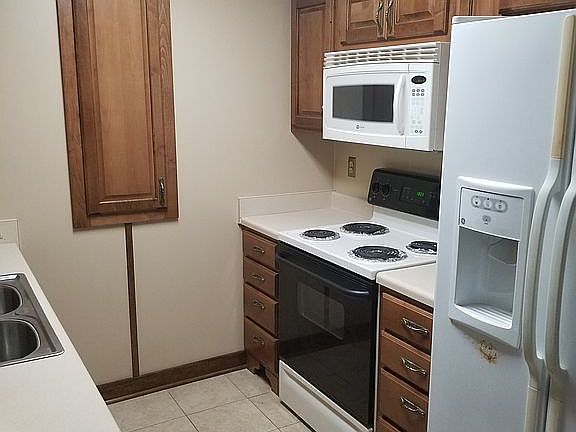 4th image of 209 Long Plantation Blvd APT J