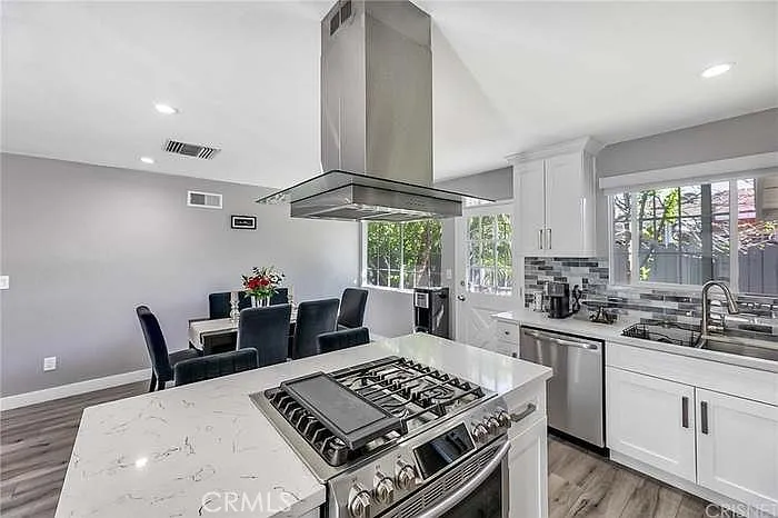 19221 Napa St — Photo 8
