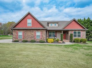 104 Millstone Dr, Campobello, SC 29322