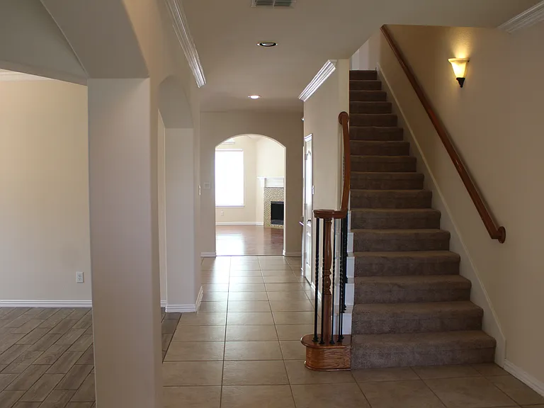 906 Meadow Flower Ln — Photo 2