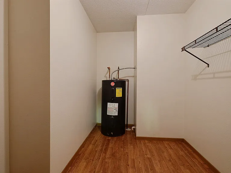 Fargo, ND France Apartments | Closet