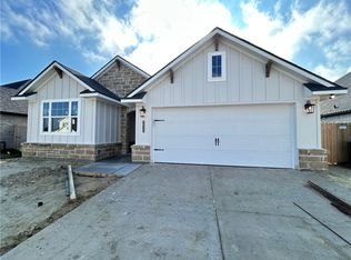 3030 Teller Dr, Bryan, TX 77808