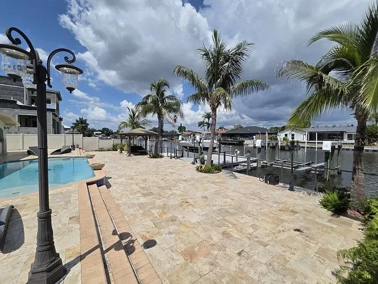 3927 E Eden Roc Cir — Photo 25