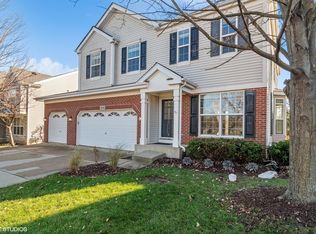 318 Emerald Dr, Streamwood, IL 60107