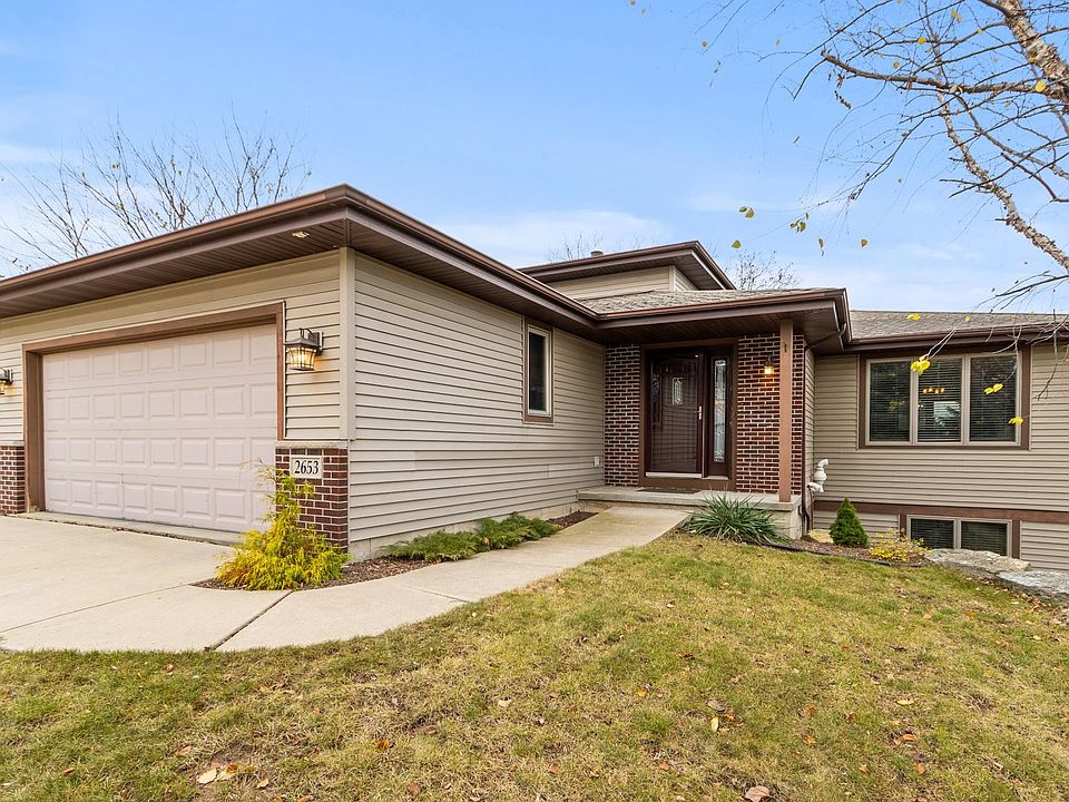 1st image of 2653 Castle Rock Dr