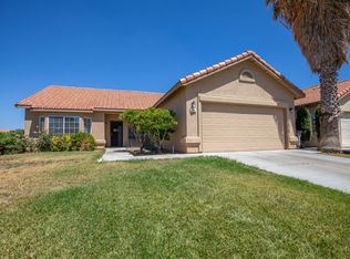 880 Del Rio Dr, Los Banos, CA 93635