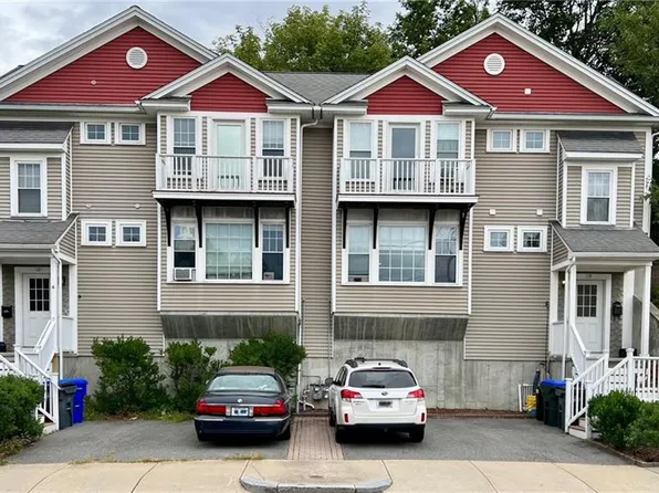 119 Knowles St, Providence, RI 02906